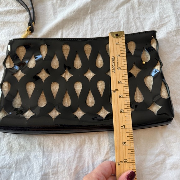 Sondra Roberts Black and Gold Wristlet Clutch, Like New!
